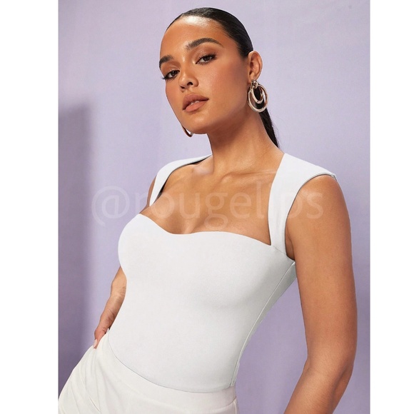 White Slim Fit CROP Top Sweetheart Décolleté Neckline - Picture 1 of 8